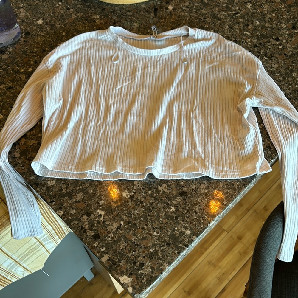 Divided cropped long sleeve